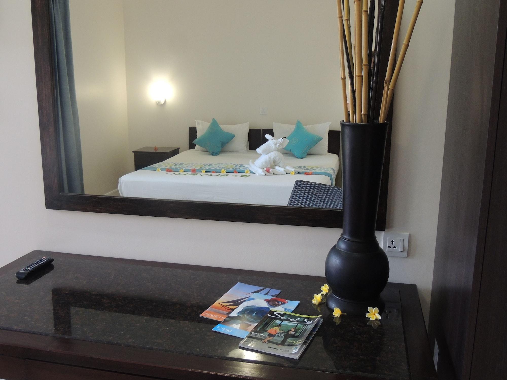 Hotel La Roussette Anse aux Pins Ngoại thất bức ảnh